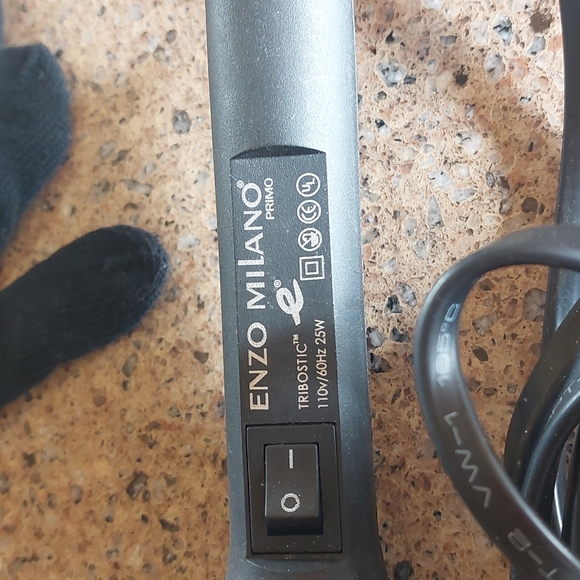 Enzo Milano Primo Curling Iron - Picture 3 of 6